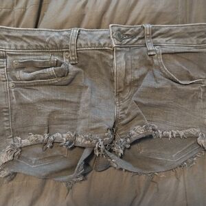 Distressed BackWomen Shorts - Size 8 American Eagle
